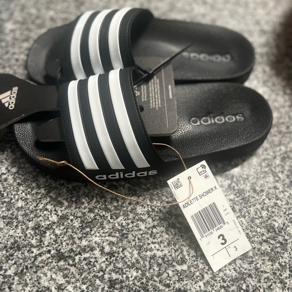 Kid adidas slides